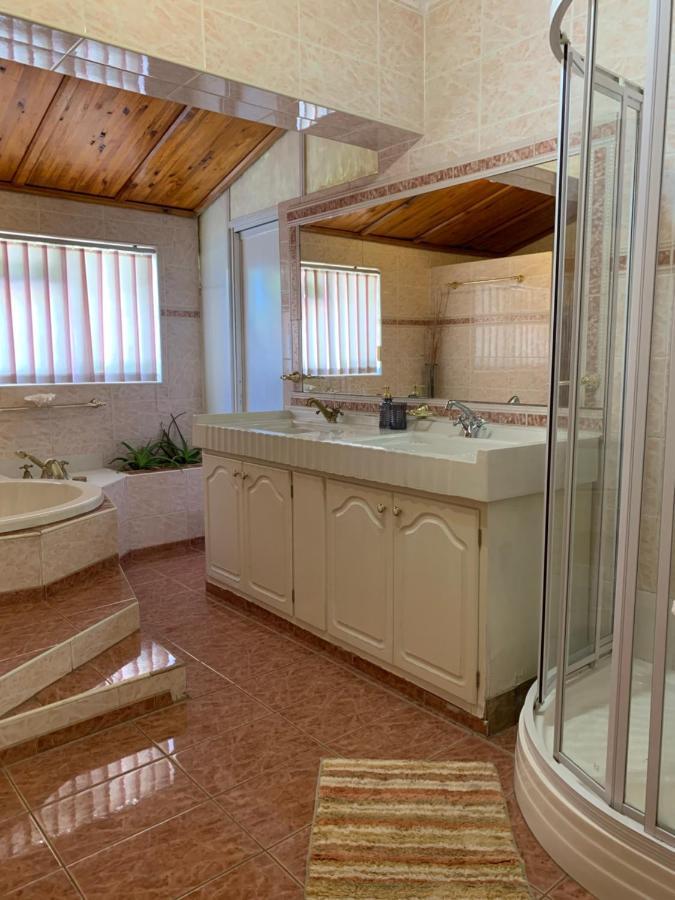 The Little Hideaway Guesthouse Στέλενμπος Εξωτερικό φωτογραφία